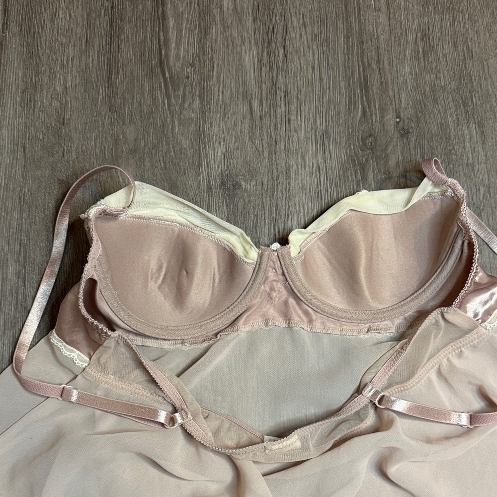 Gorgeous Pale Pink Slip - Picture 13 of 13